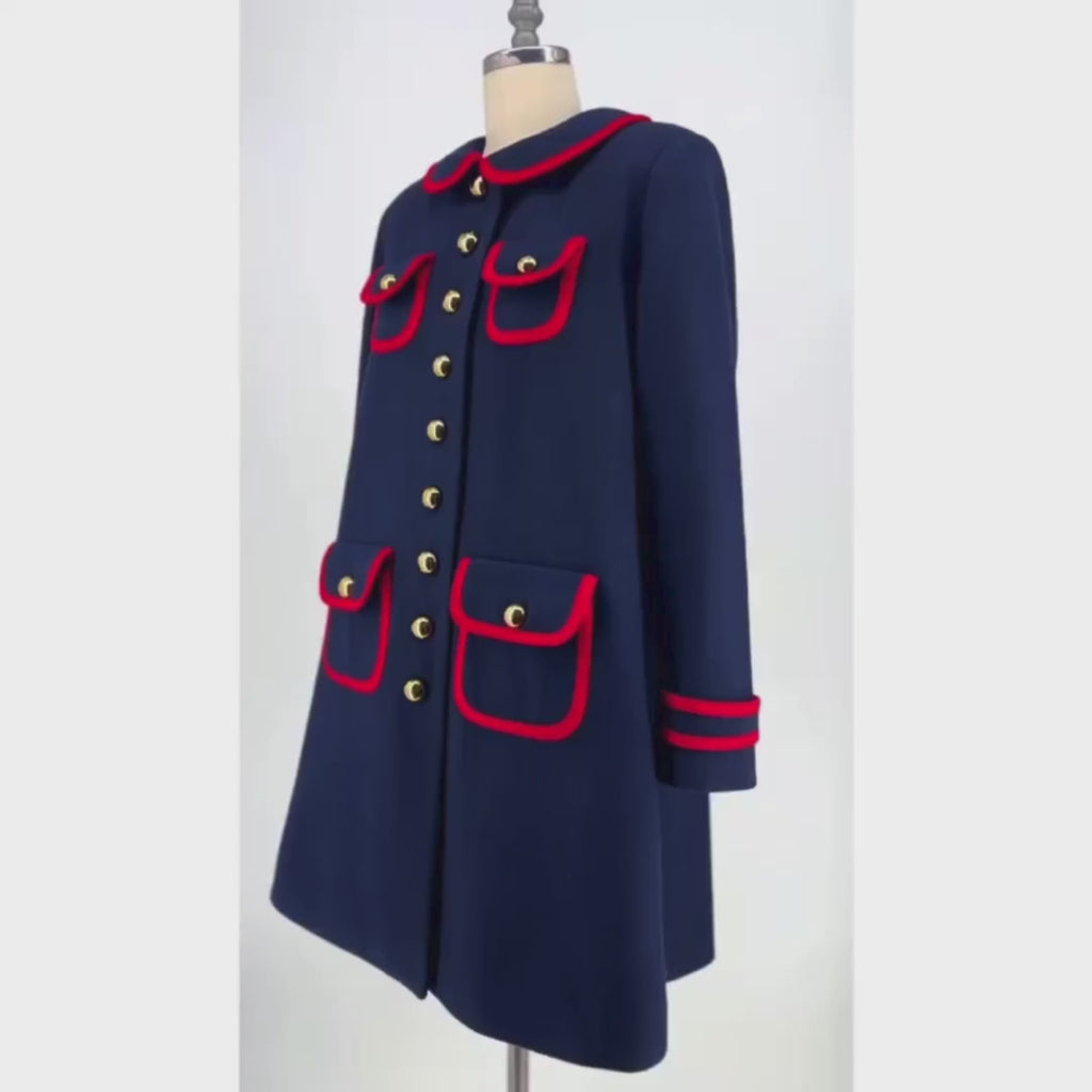 a video showcasing the close up details of Ladies PAddington Station Coat : Blue and Red